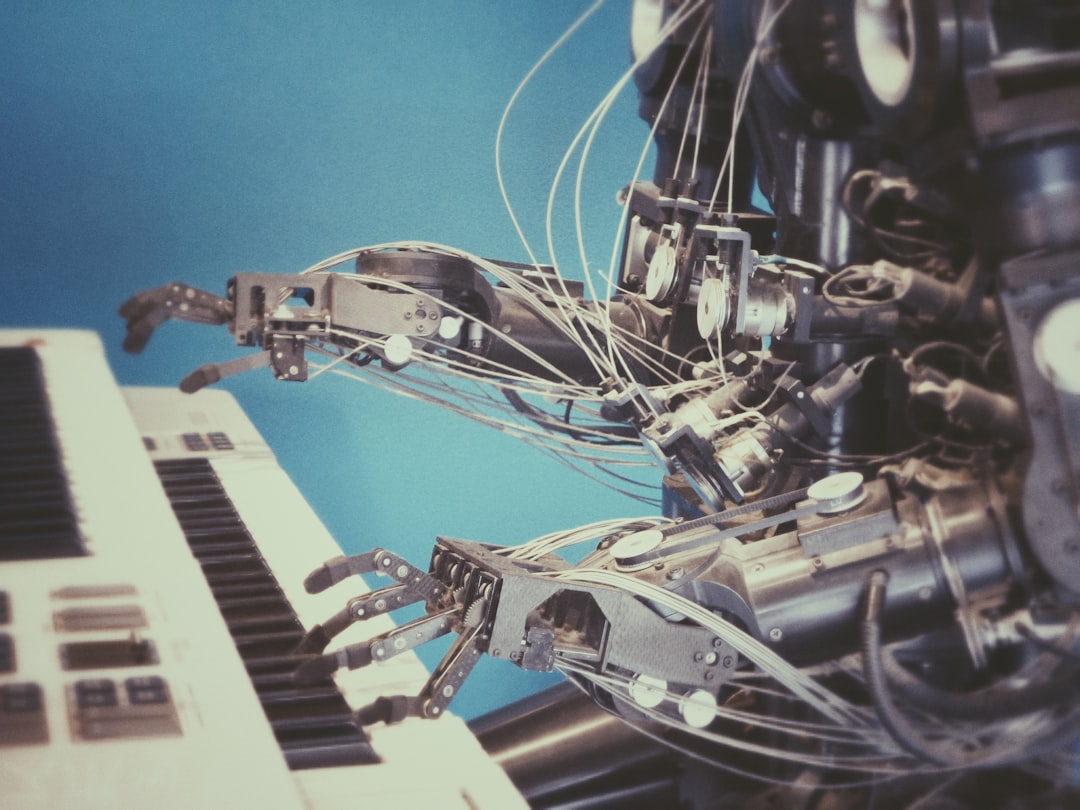 robot-playing-piano-u3sowvixhky